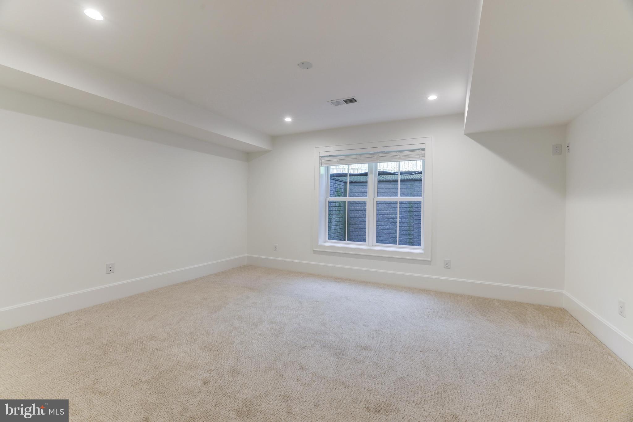 WEST MC LEAN - Residential