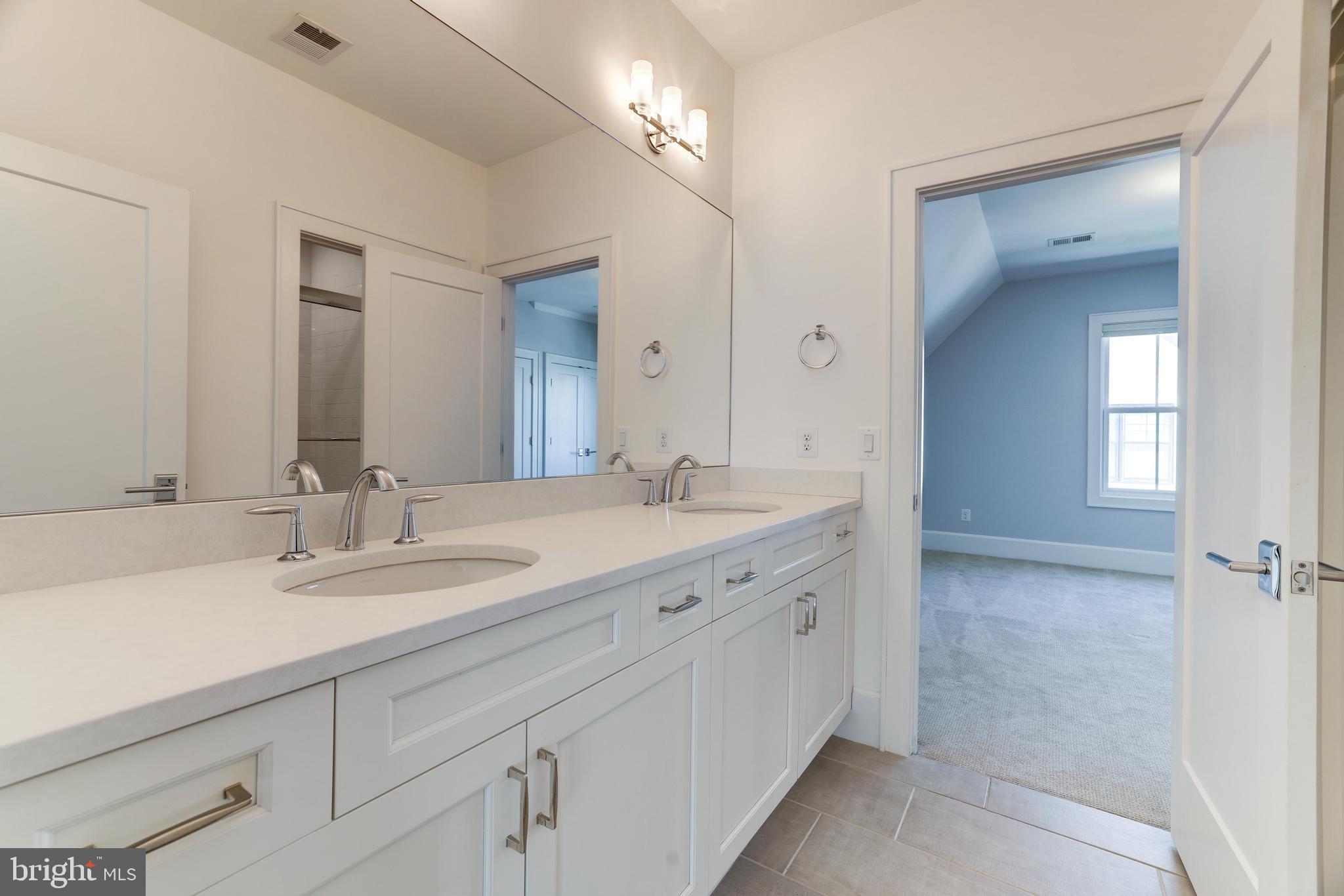 WEST MC LEAN - Residential