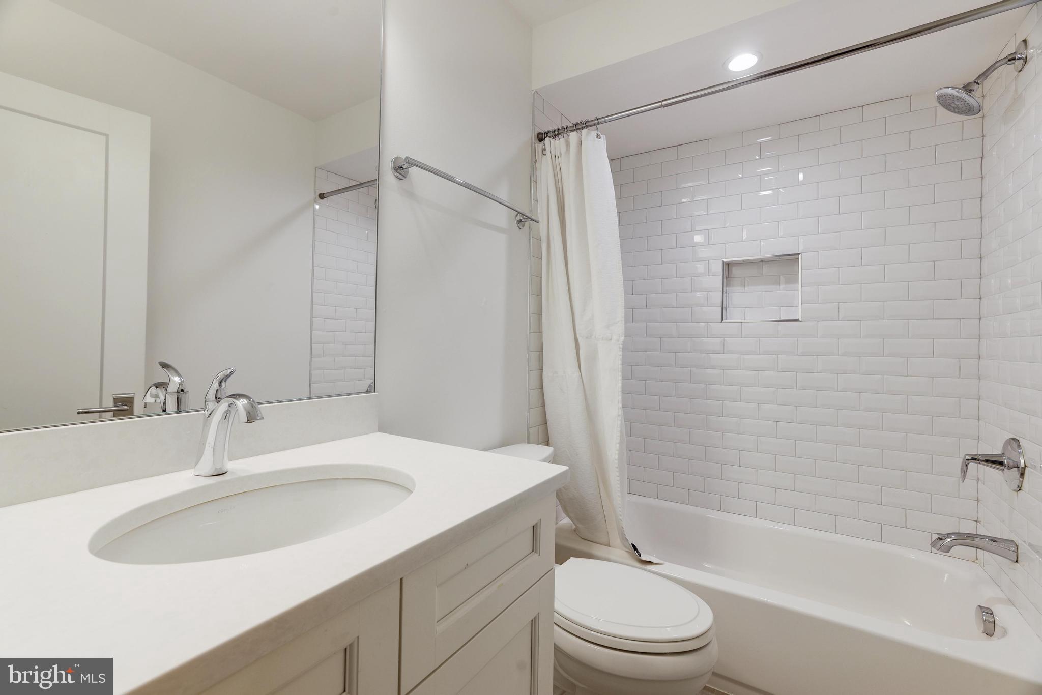 WEST MC LEAN - Residential