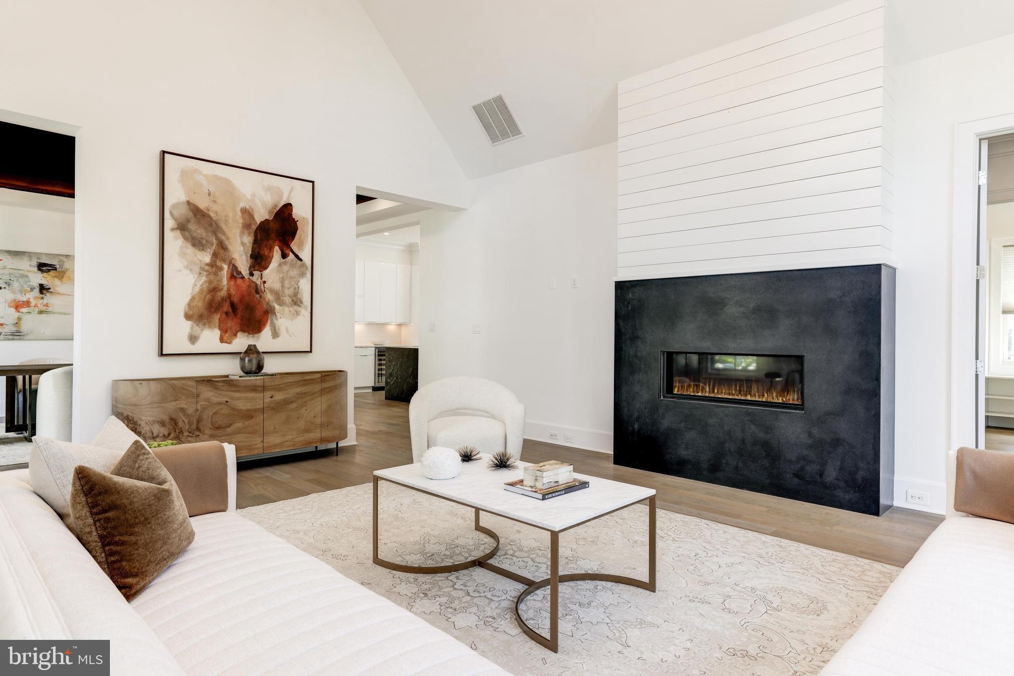 WEST MC LEAN - Residential