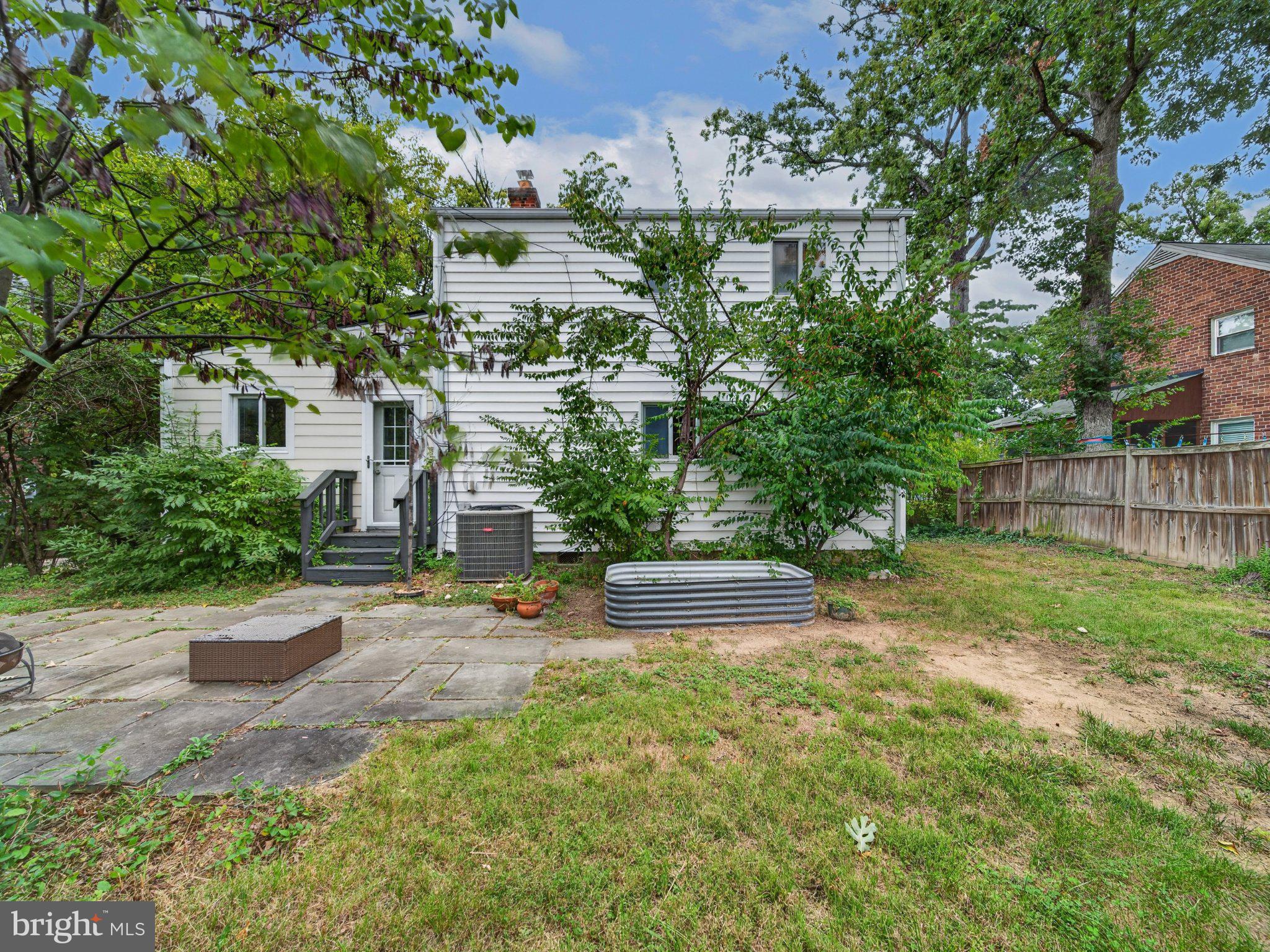 113 N COLUMBUS STREET
