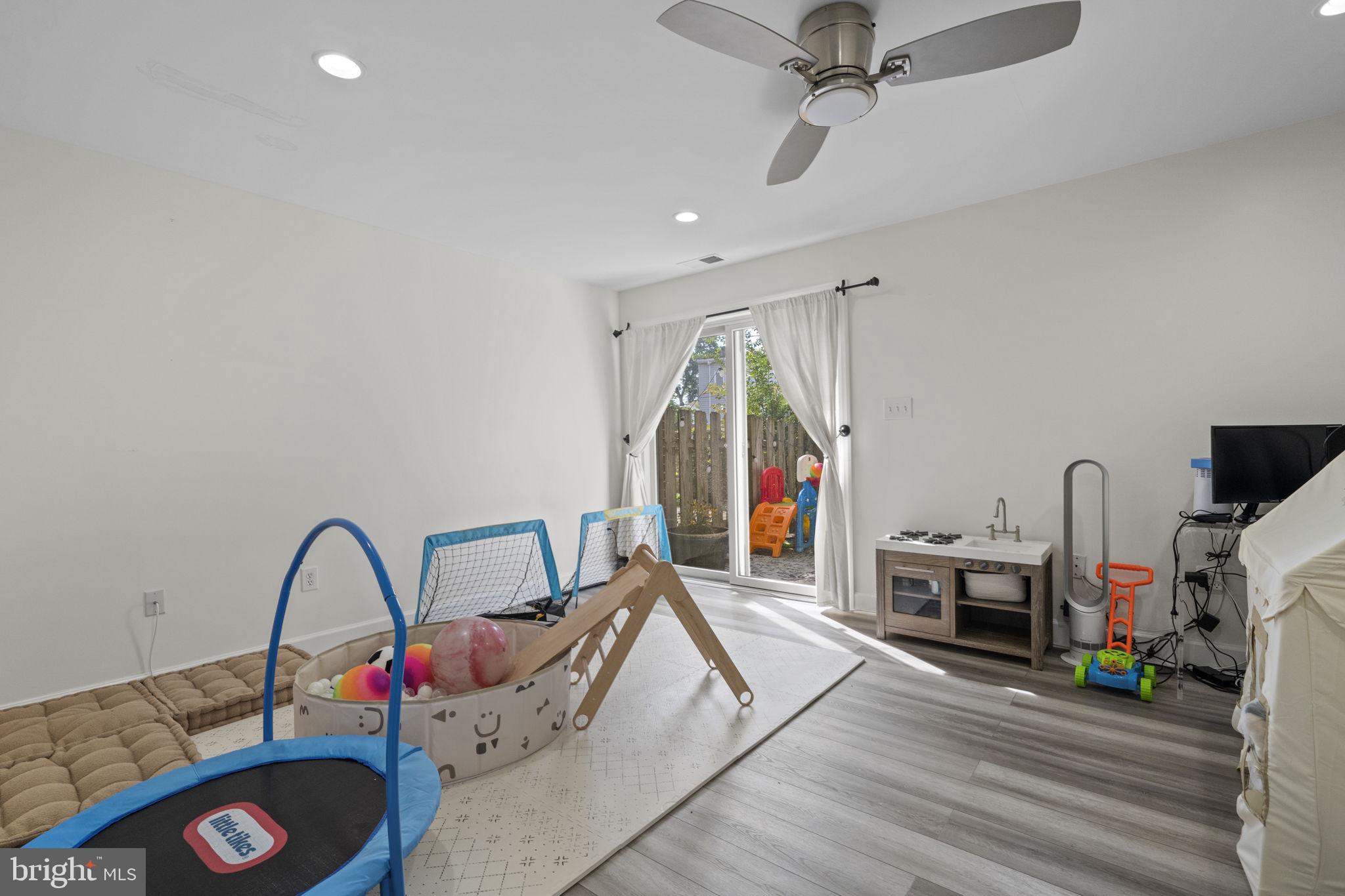 ARLINGTON HEIGHTS - Residential Lease