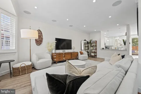 3372 5th Street S, Arlington, VA MLS: VAAR2056560