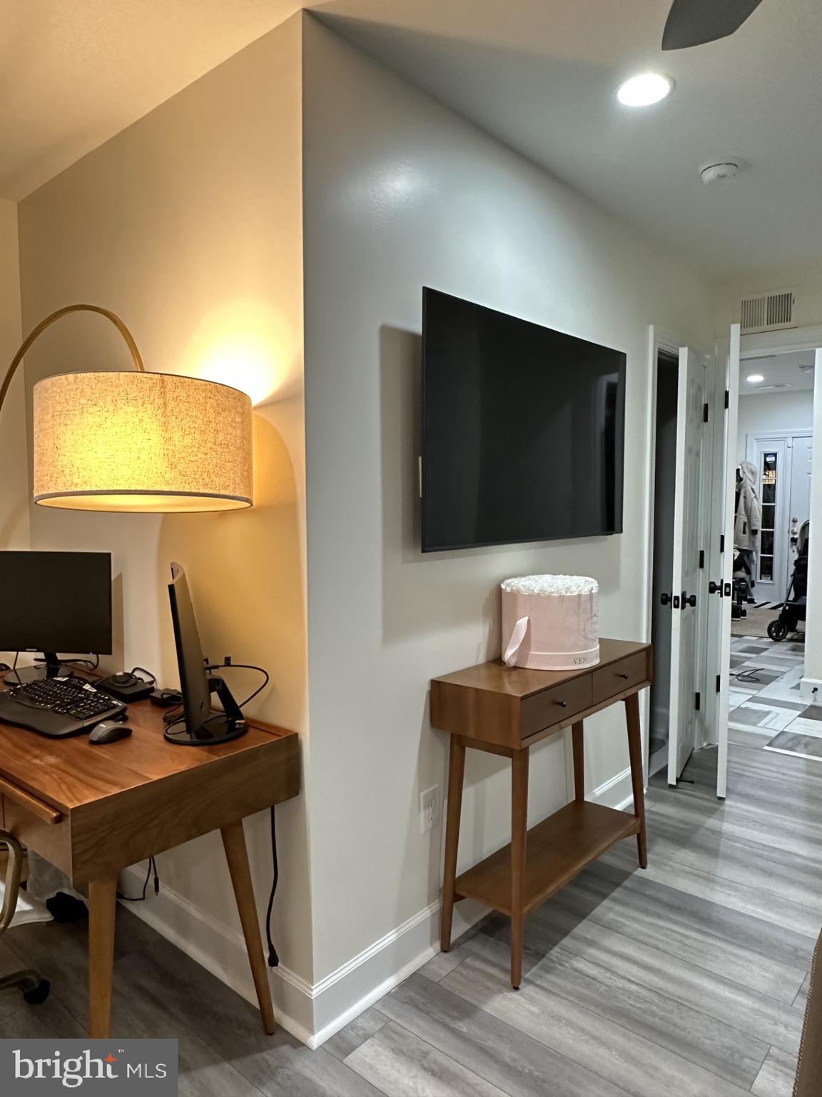 ARLINGTON HEIGHTS - Residential Lease