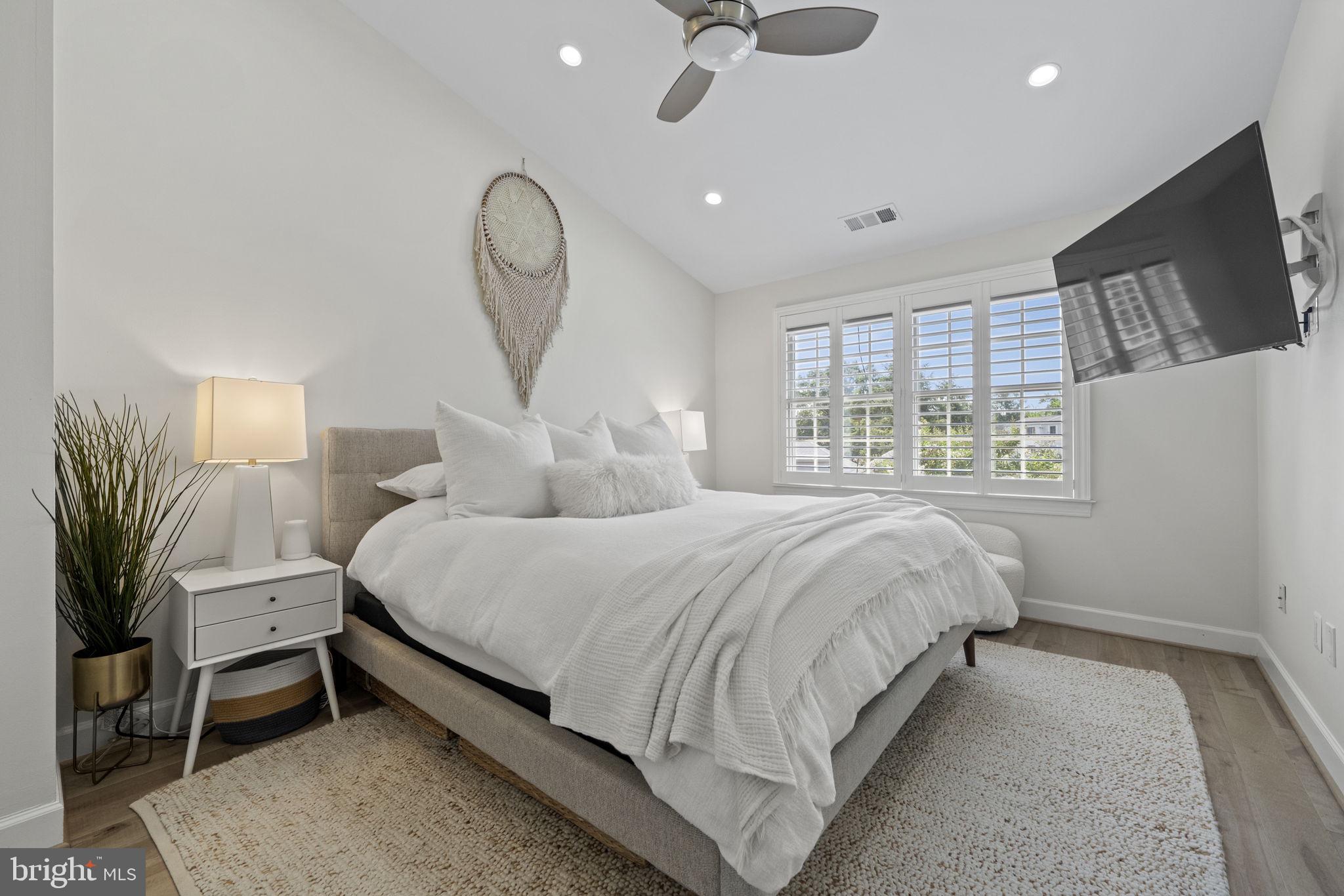 ARLINGTON HEIGHTS - Residential Lease