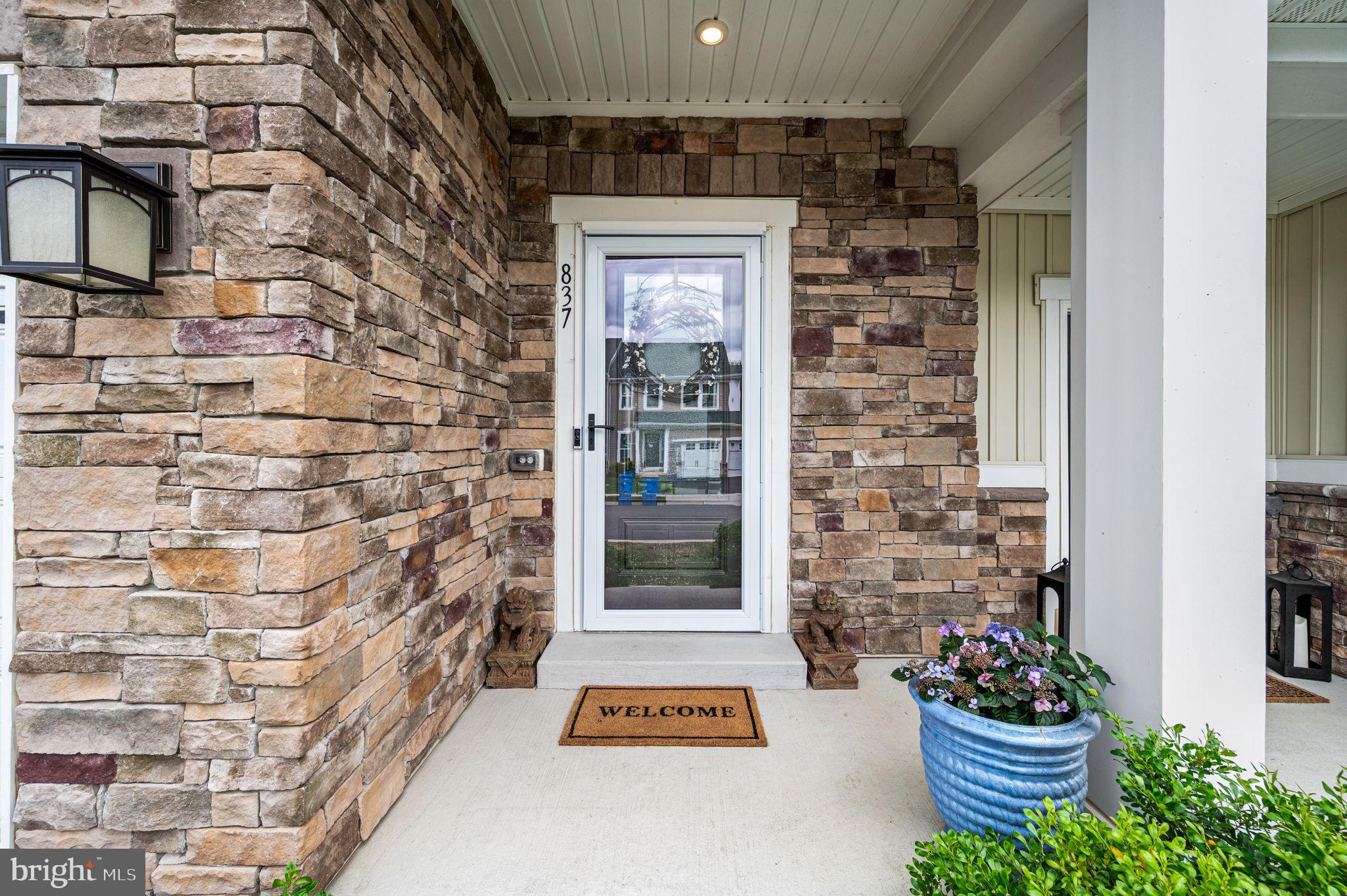 837 FOUNTAIN TRAIL