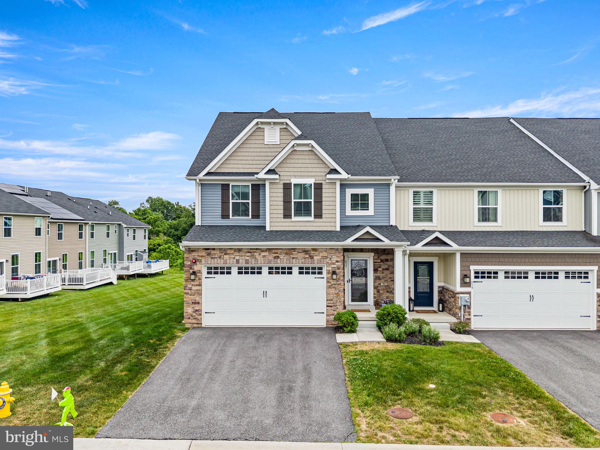837 FOUNTAIN TRAIL