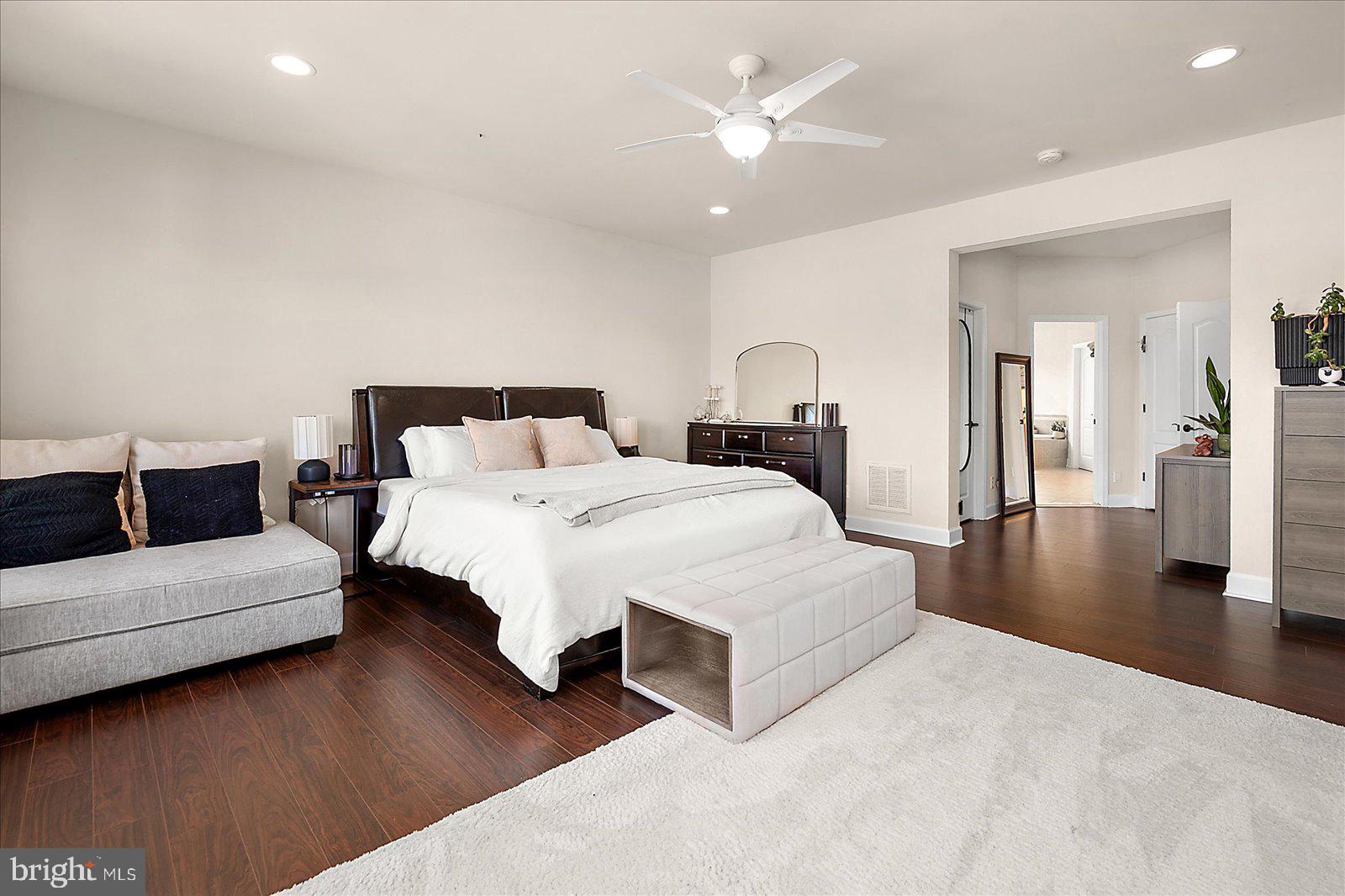 GLEN RIDDLE - Residential