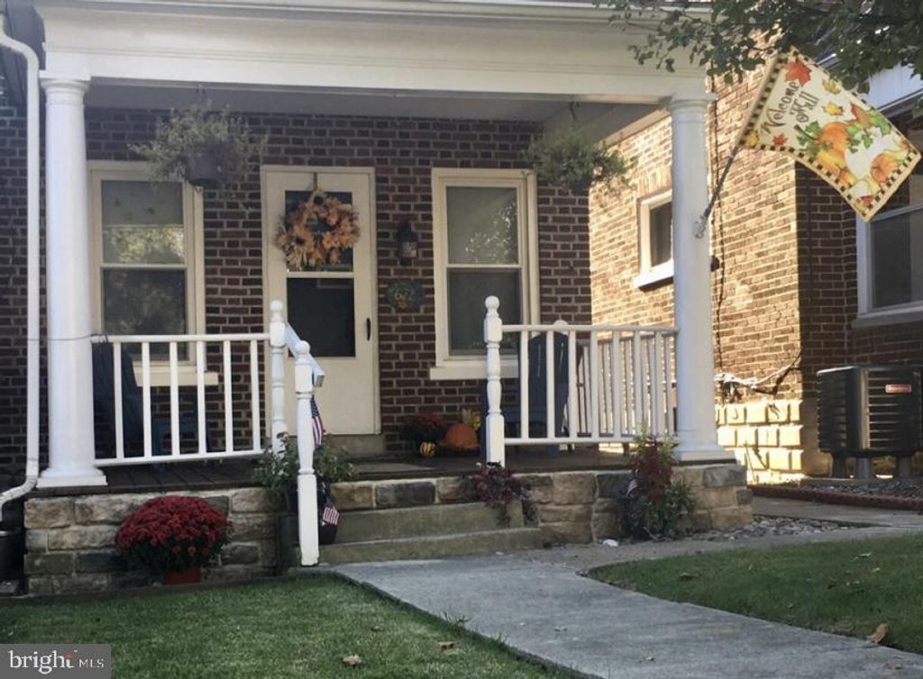 Photo of 622 NEW HOLLAND AVE, LANCASTER, PA 17602 (MLS # PALA2032942)