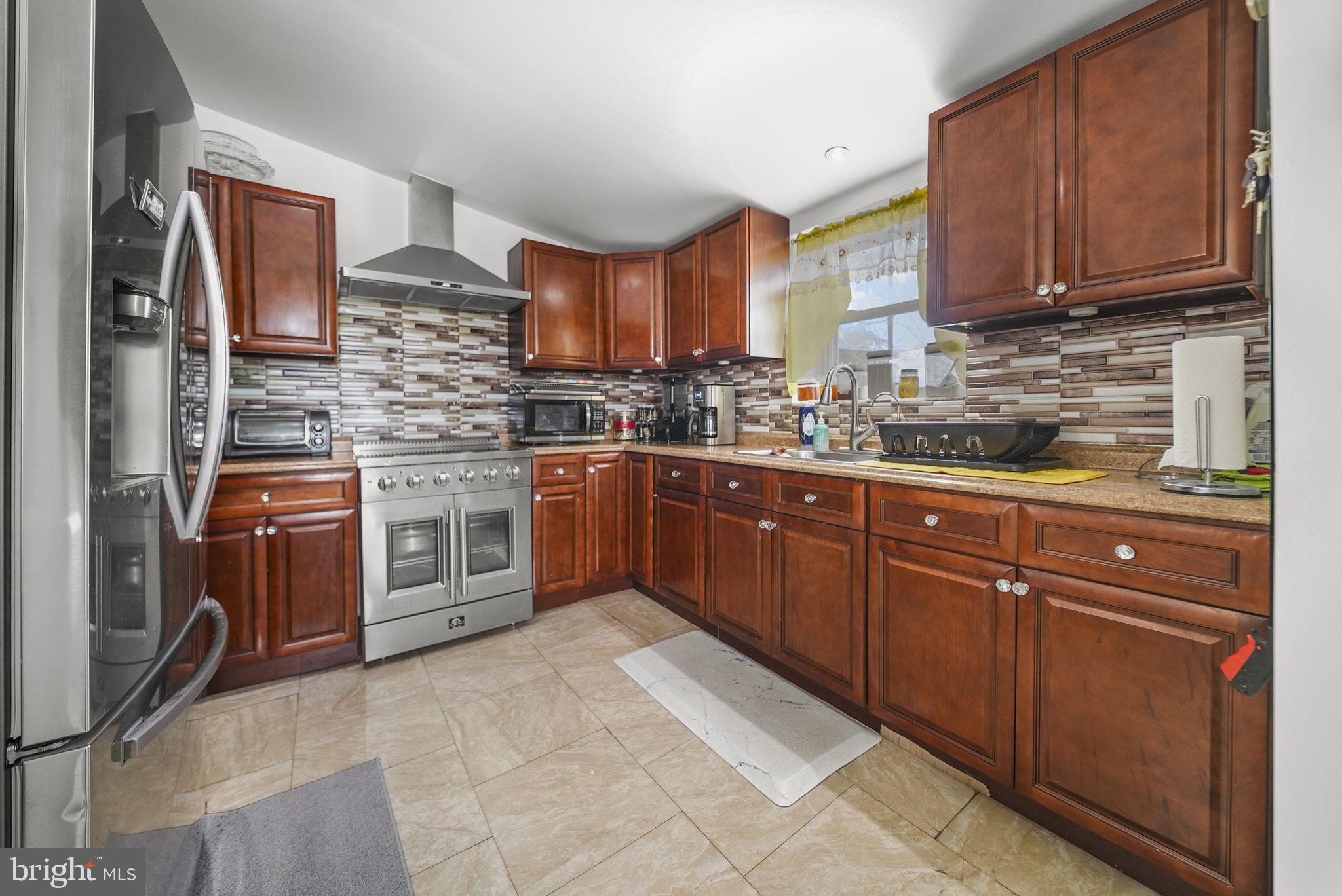 BRIDESBURG - Residential