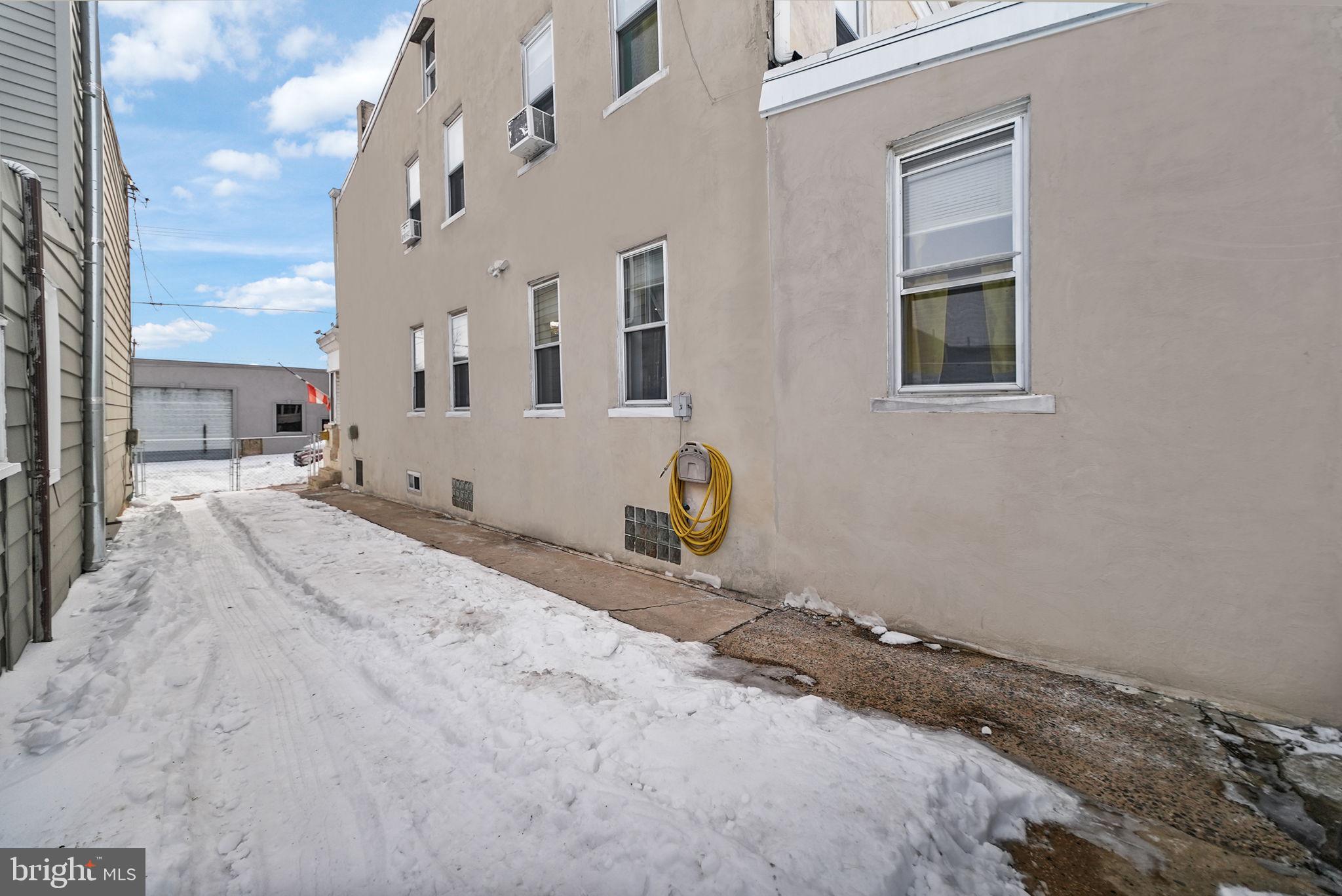 BRIDESBURG - Residential