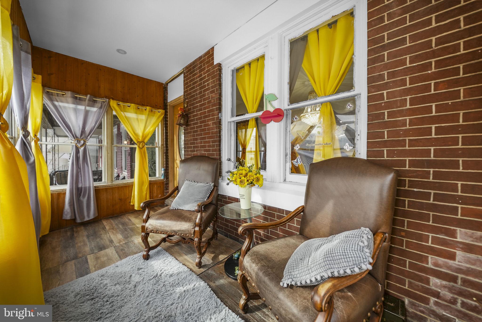 BRIDESBURG - Residential