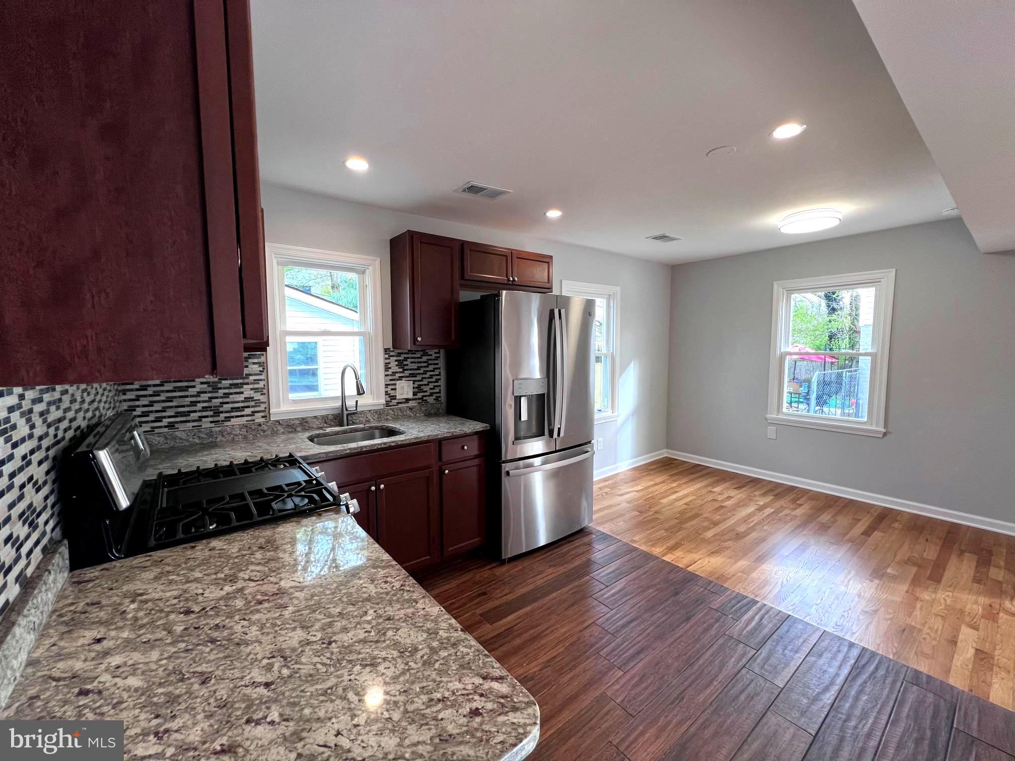 PARKLAWN - Residential