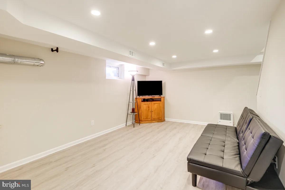 WAKEFIELD - Residential Lease