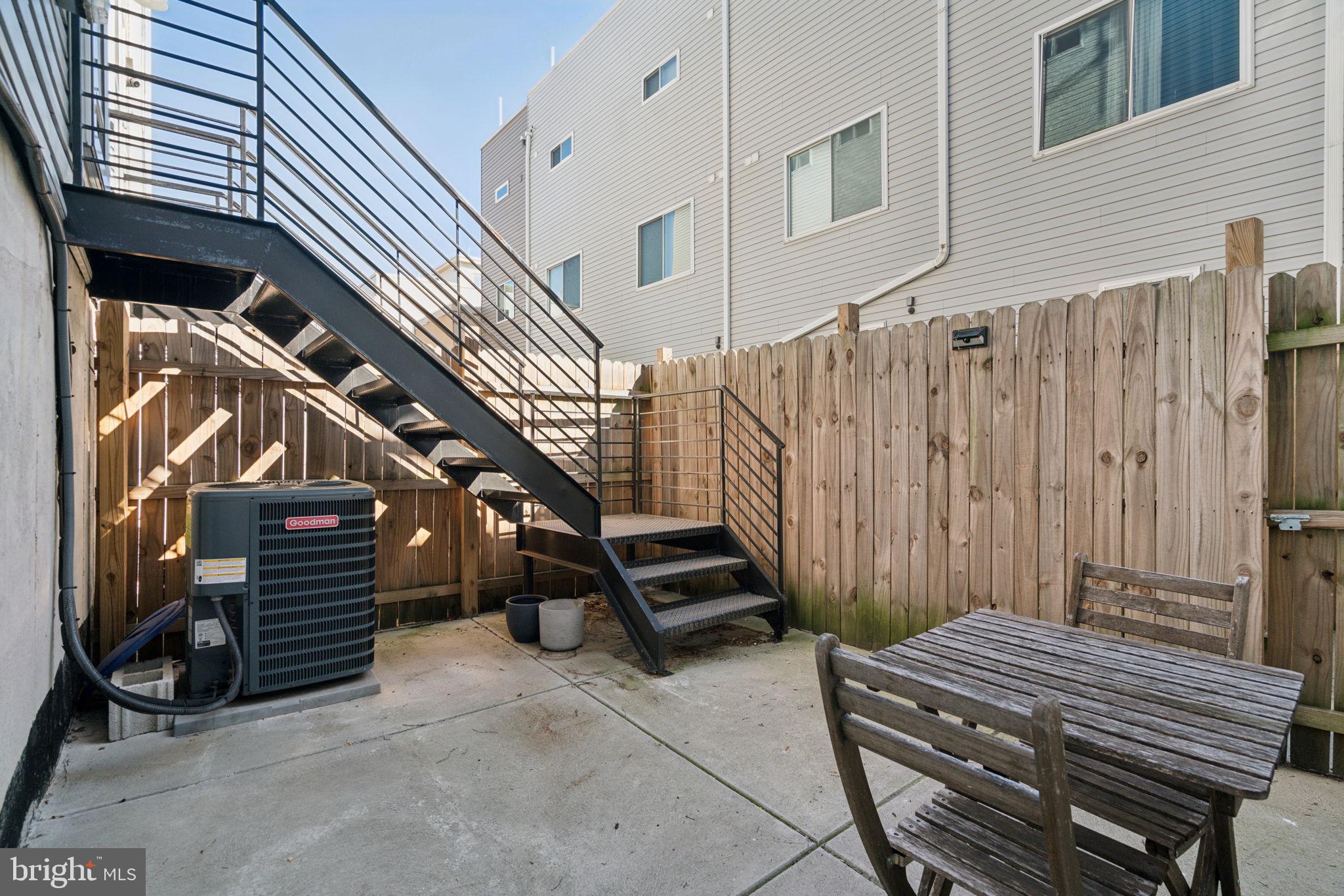 FISHTOWN - Residential Lease