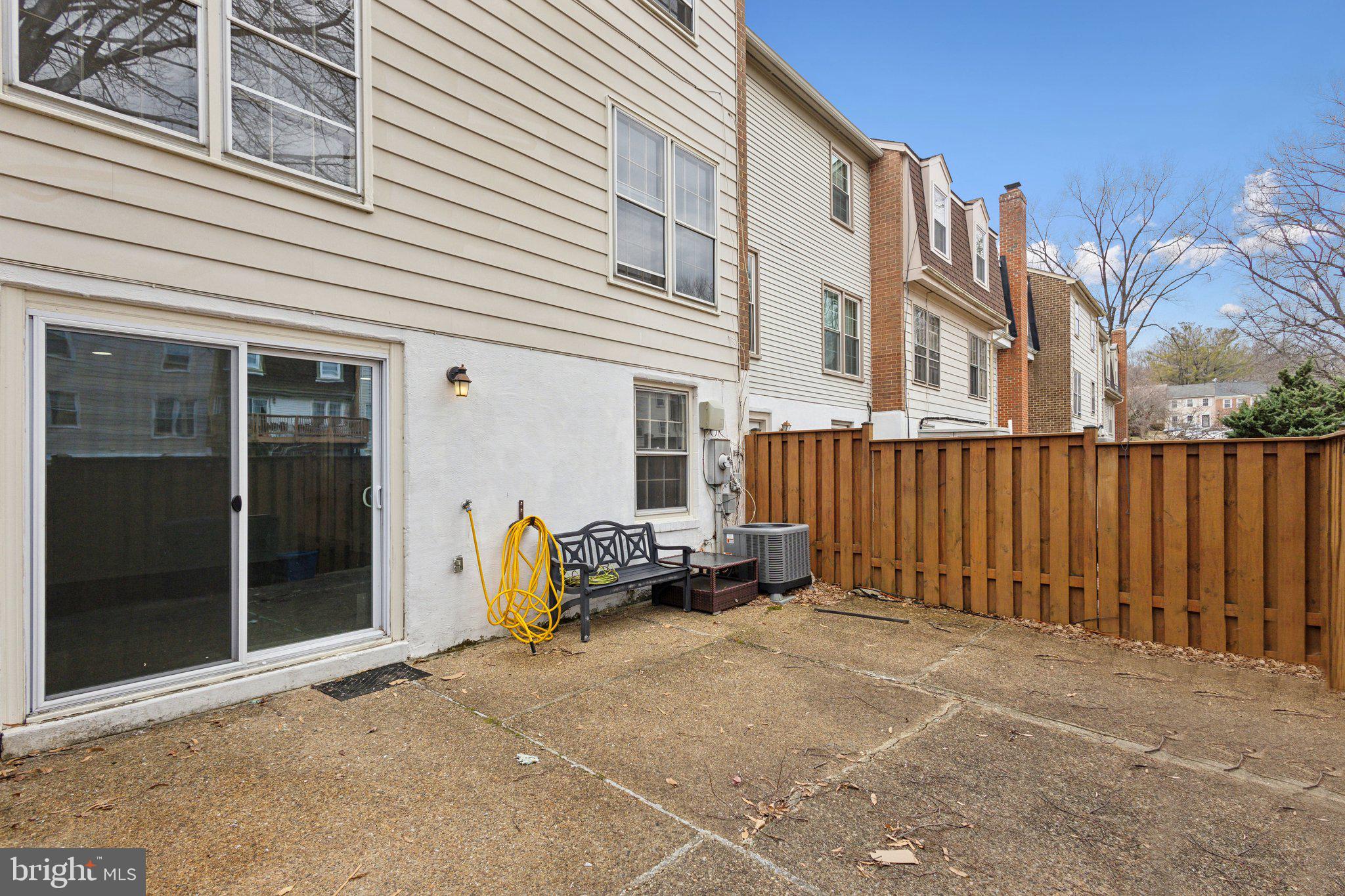 COMSTOCK - Residential Lease