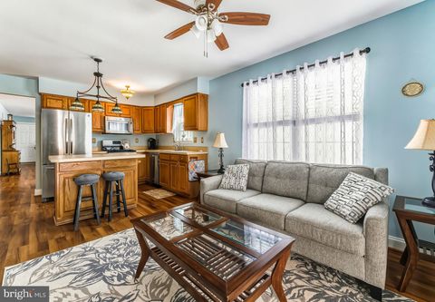 Homes For Sale - 241 Gaunt Drive<br/> MICKLETON, NJ 08056