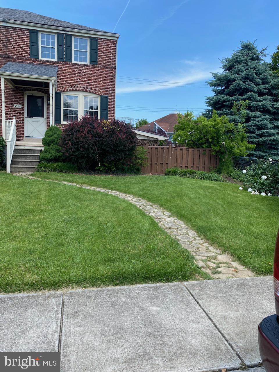 TOWSON MANOR - Residential Lease