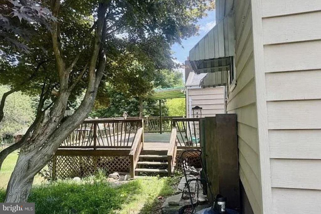 Photo of 225 Furnace Street, SHENANDOAH, PA 17976 (MLS # PASK2025412)