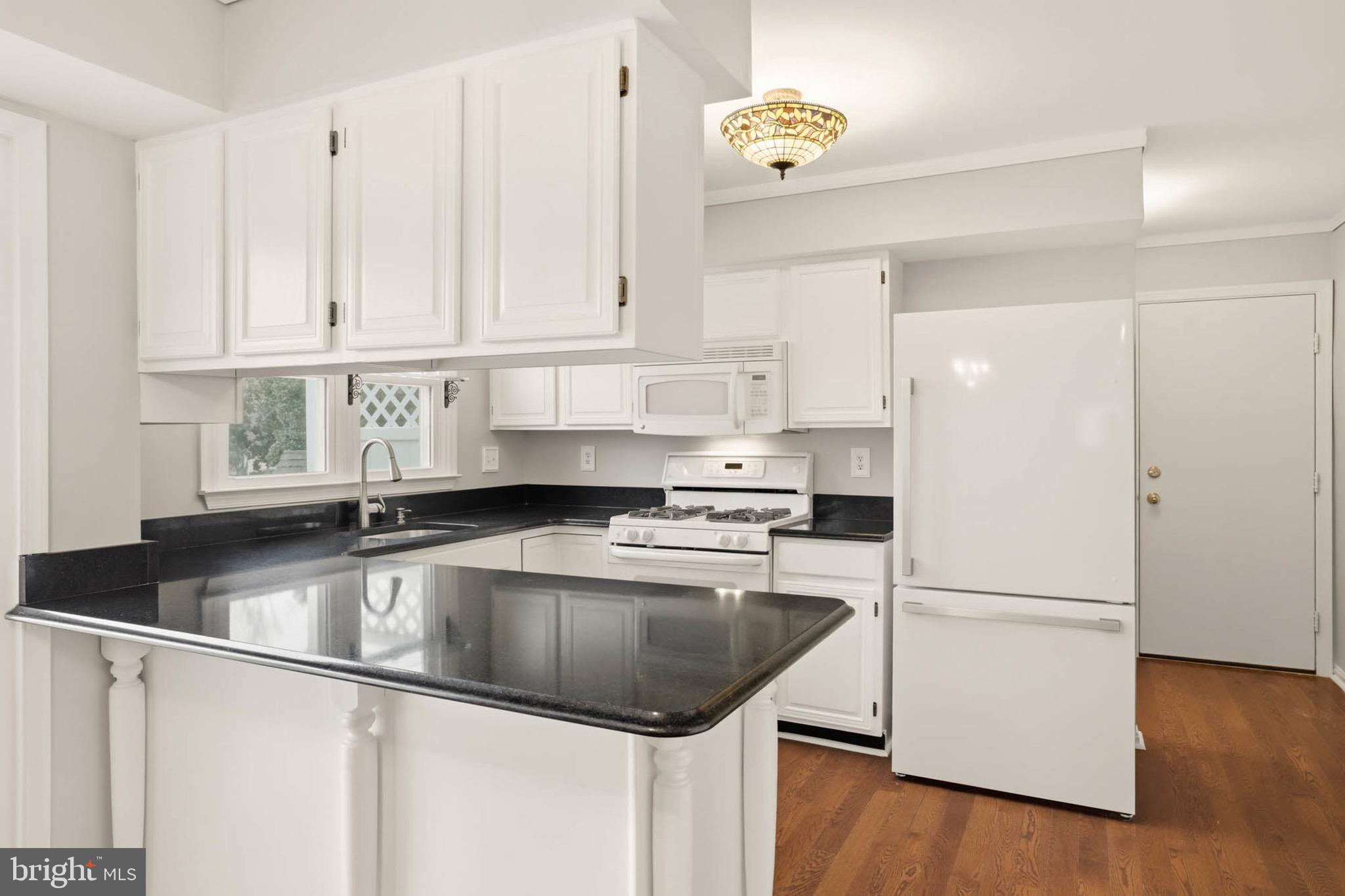 MARKET SQUARE SOUTH - Residential