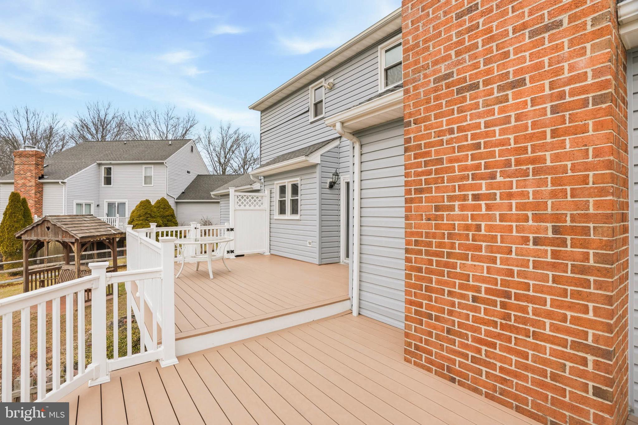 MARKET SQUARE SOUTH - Residential