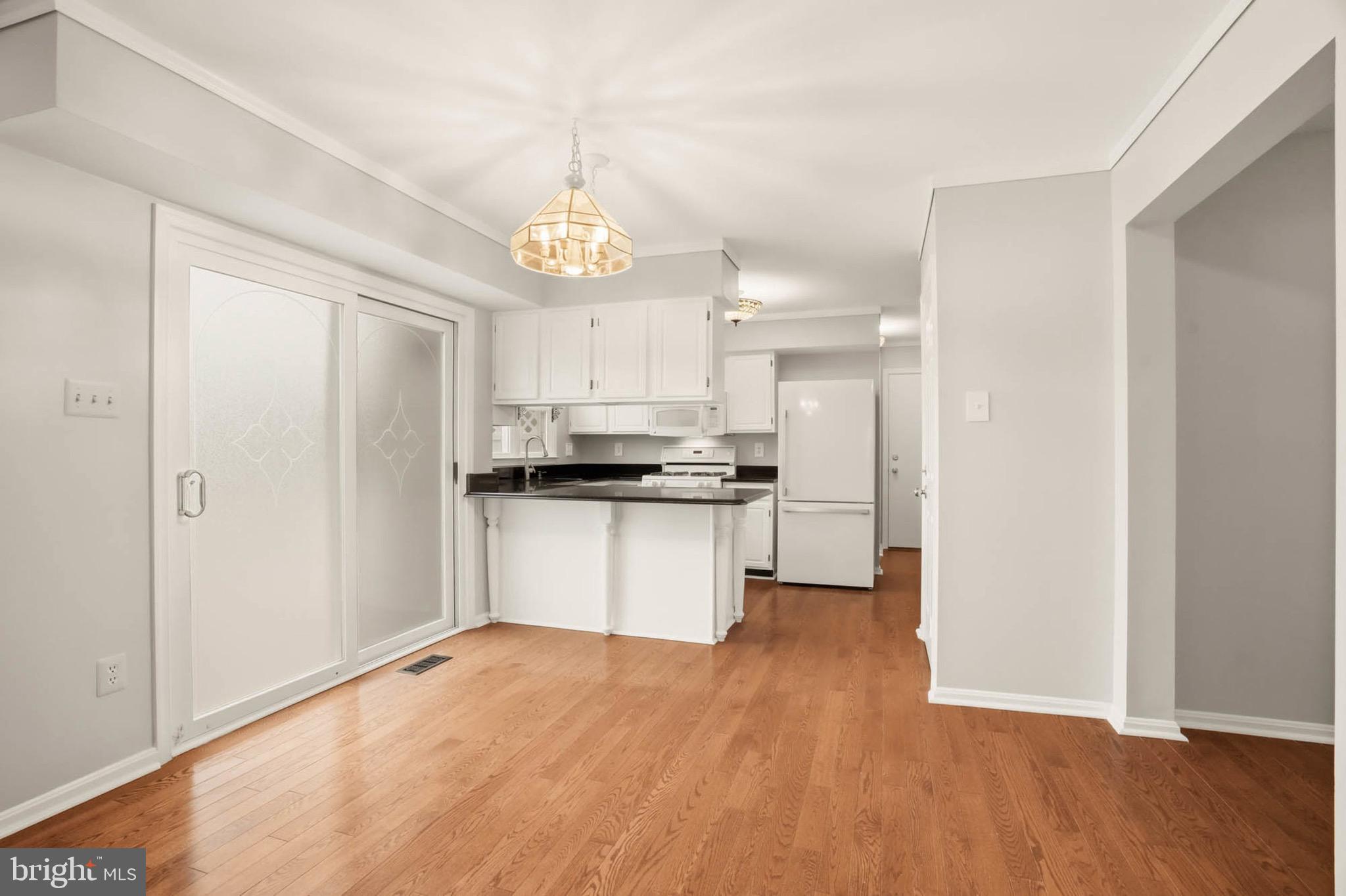 MARKET SQUARE SOUTH - Residential