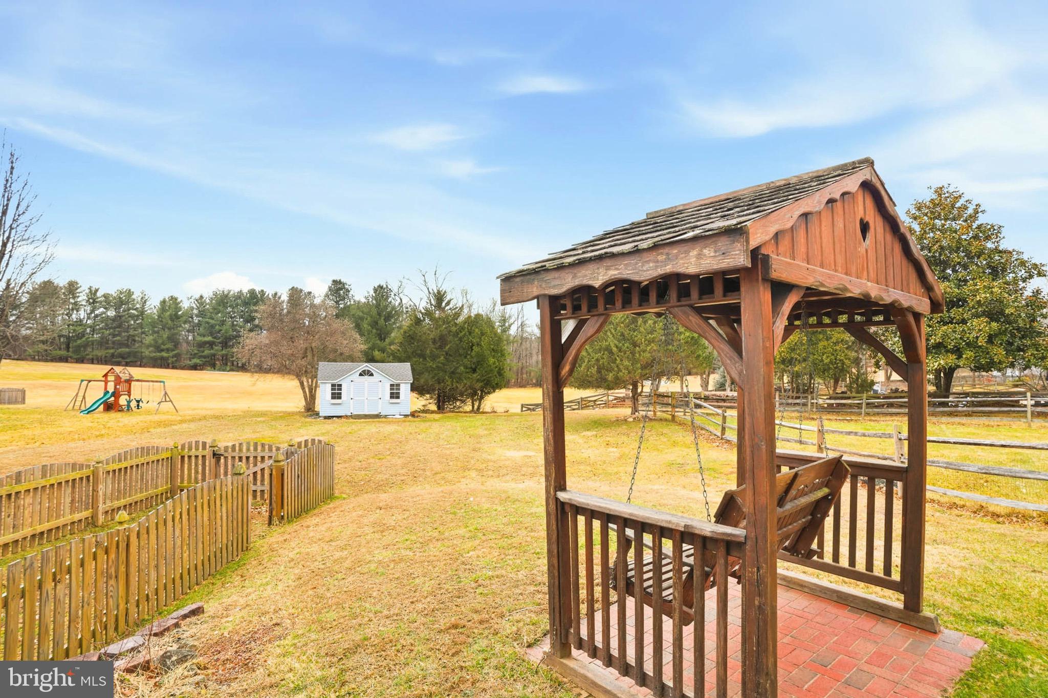 MARKET SQUARE SOUTH - Residential