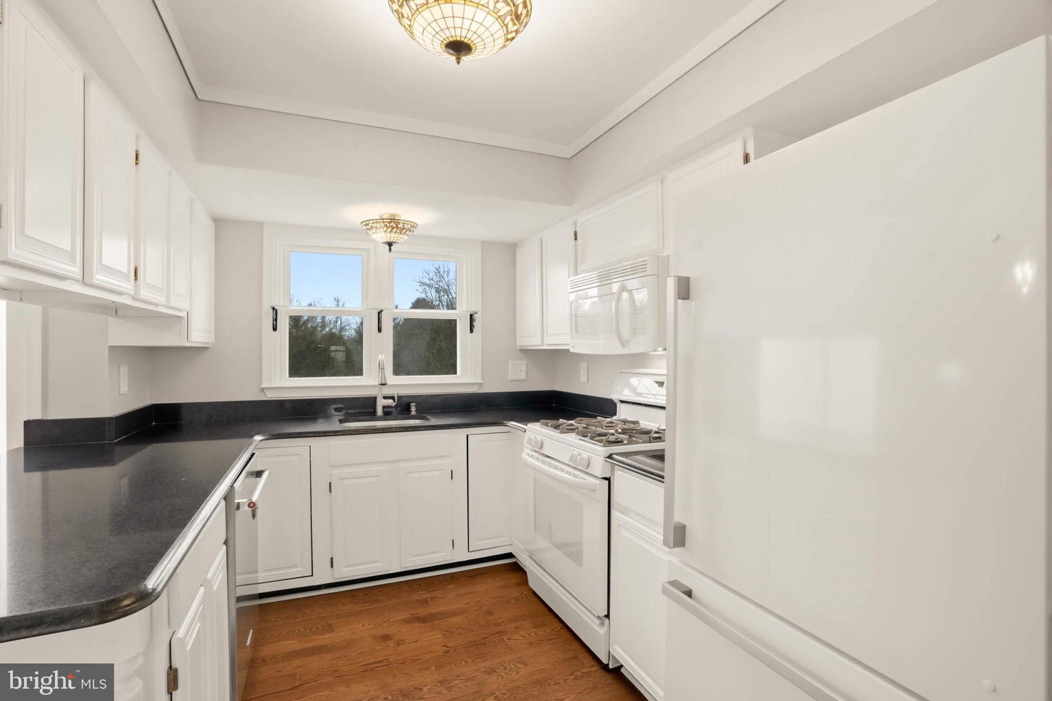 MARKET SQUARE SOUTH - Residential