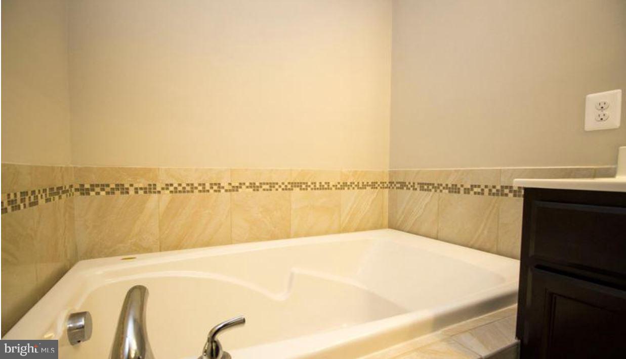 VILLAGE AT WOODSTREAM - Residential Lease