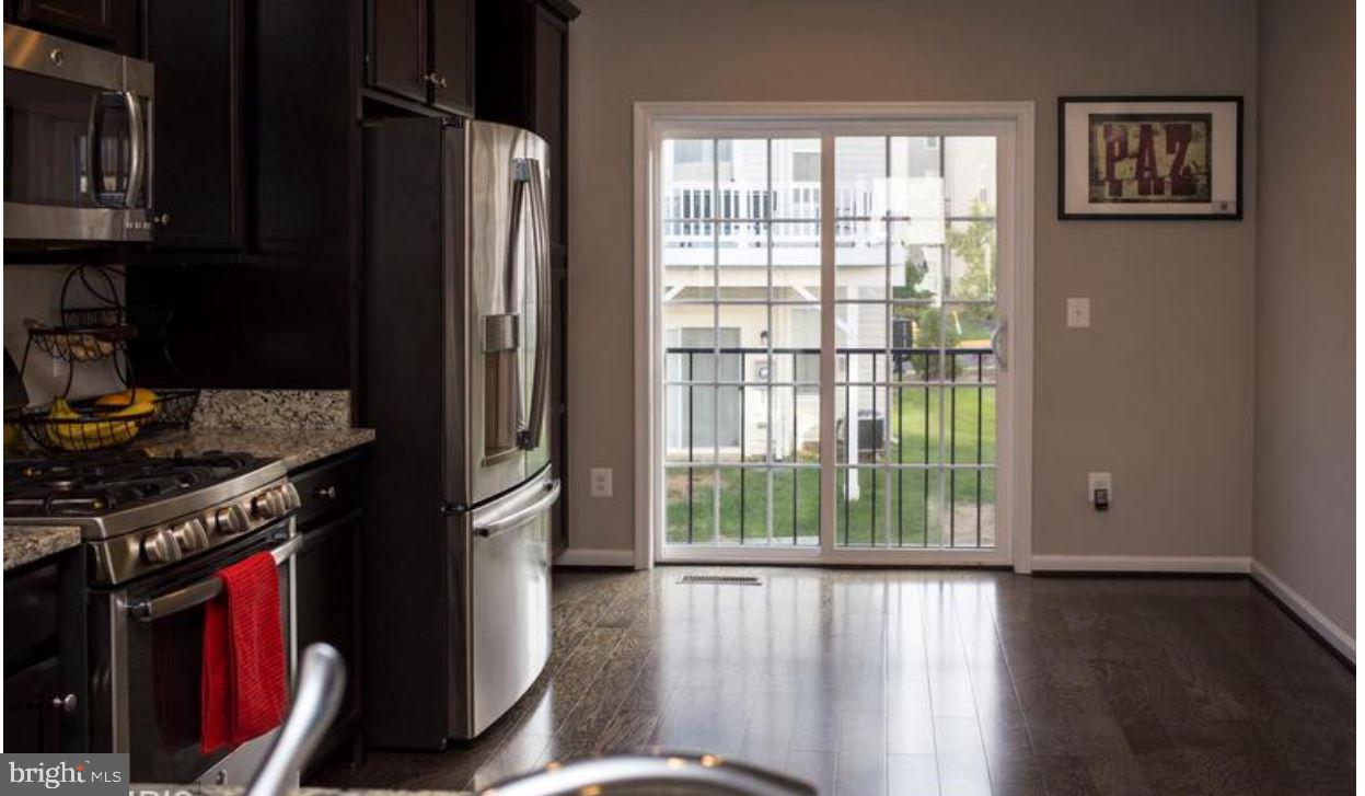 VILLAGE AT WOODSTREAM - Residential Lease