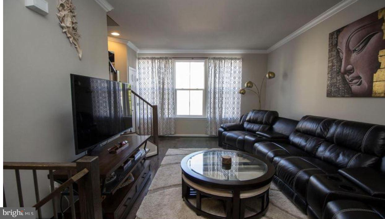 VILLAGE AT WOODSTREAM - Residential Lease