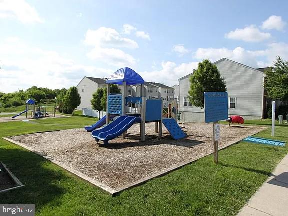 LAKELAND PLACE - Residential