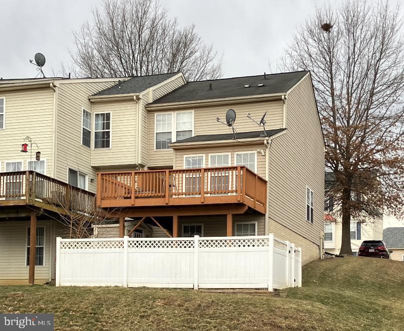 LAKELAND PLACE - Residential