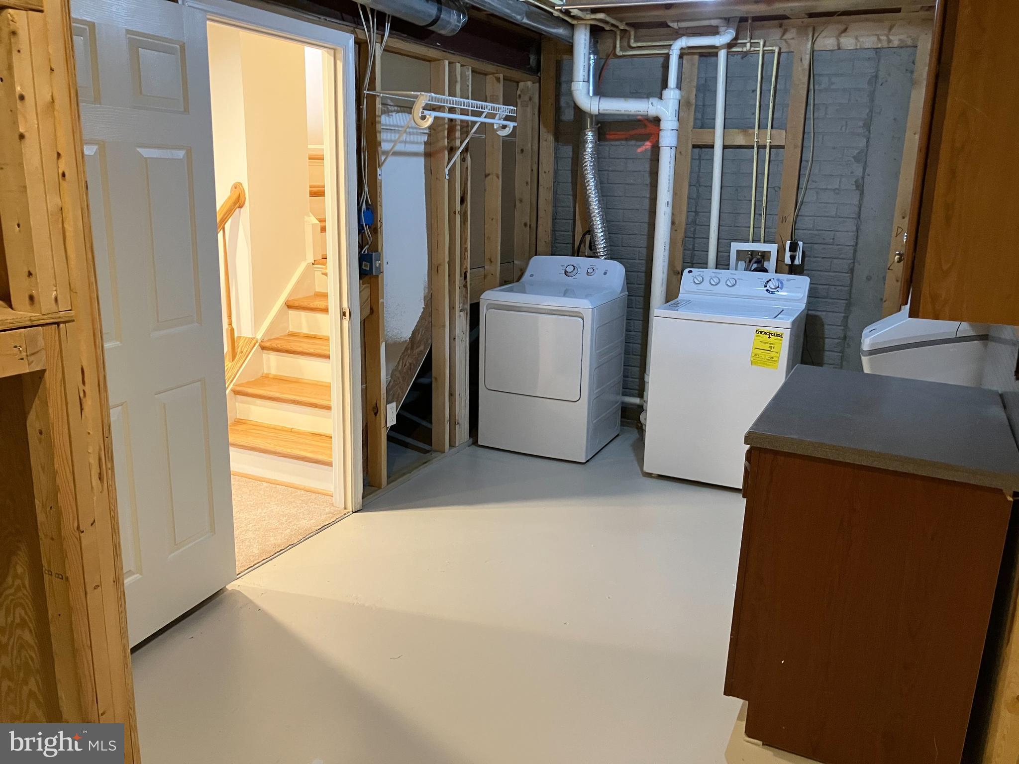 LAKELAND PLACE - Residential