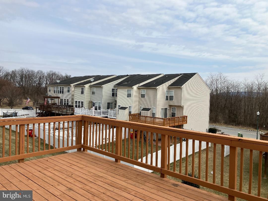 LAKELAND PLACE - Residential