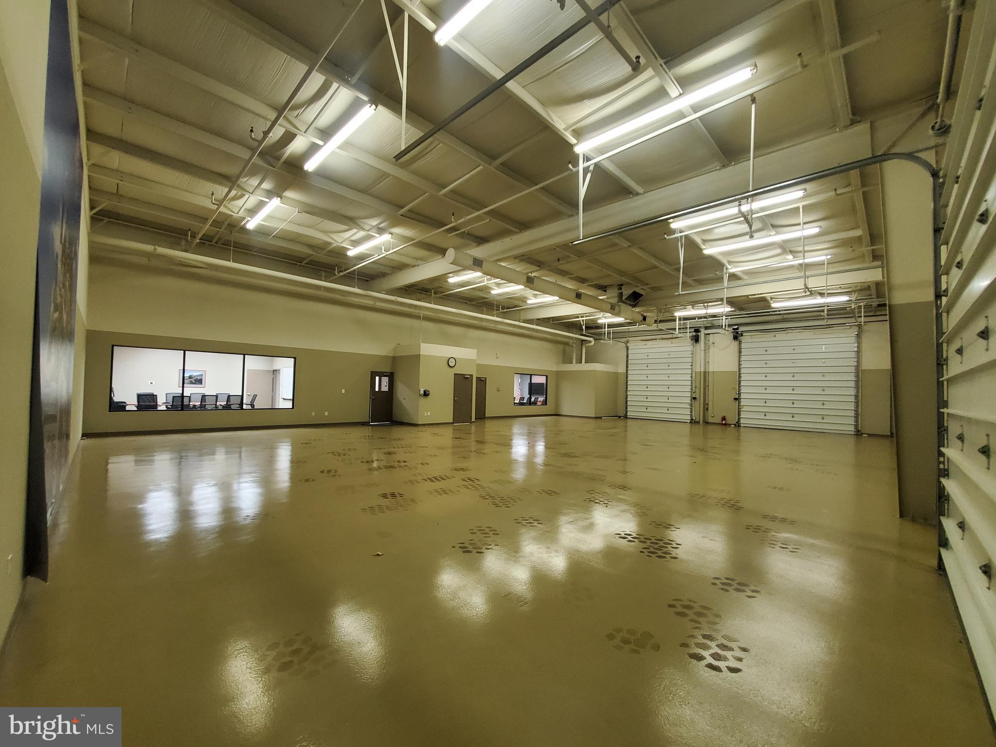 OAK HILL BUSINESS CENTER - Commercial Sale