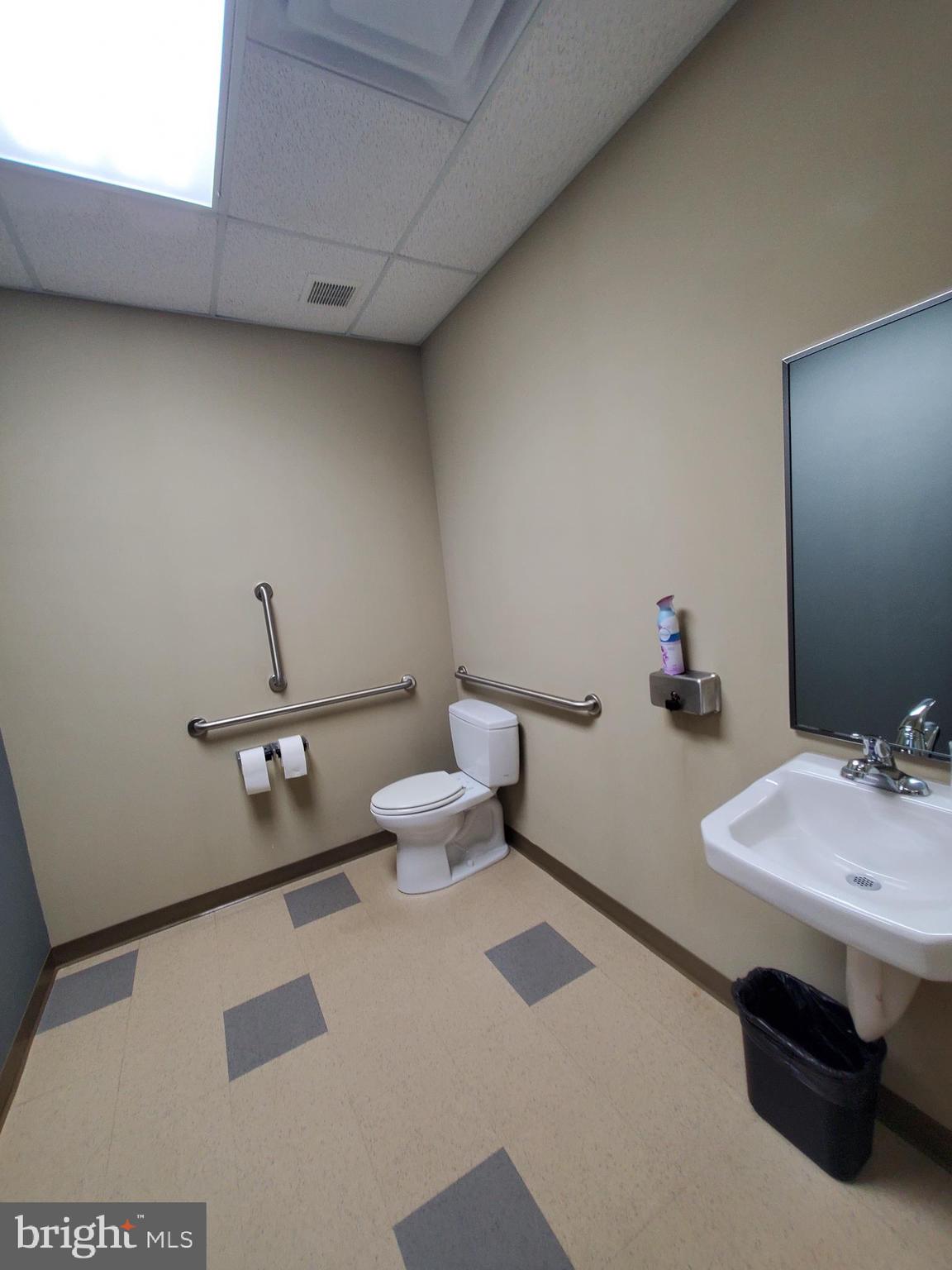 OAK HILL BUSINESS CENTER - Commercial Sale