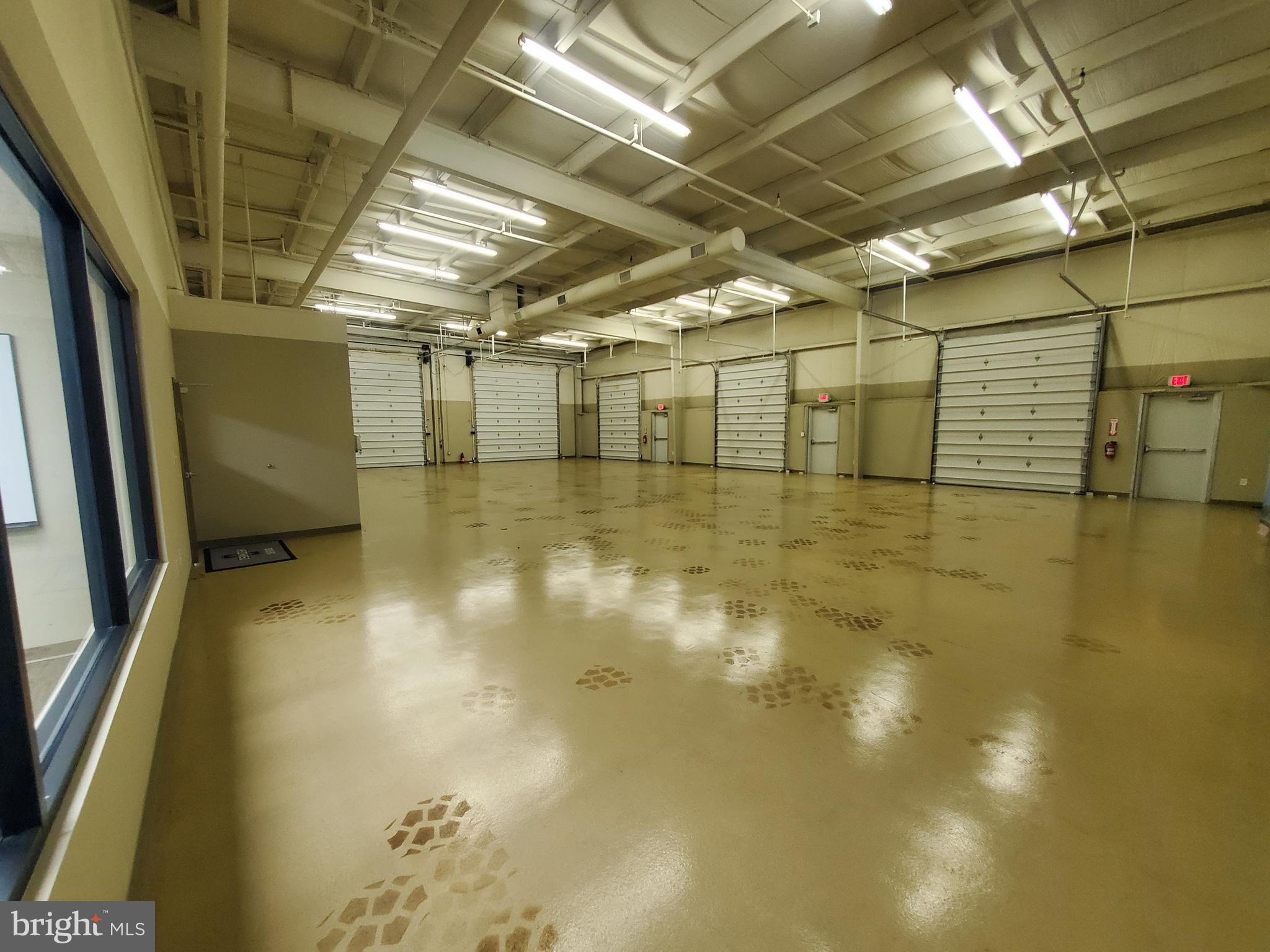 OAK HILL BUSINESS CENTER - Commercial Sale