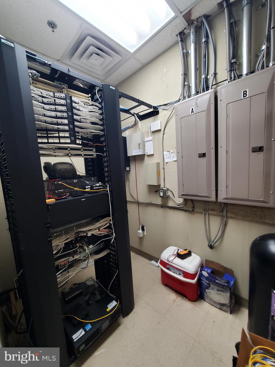 OAK HILL BUSINESS CENTER - Commercial Sale