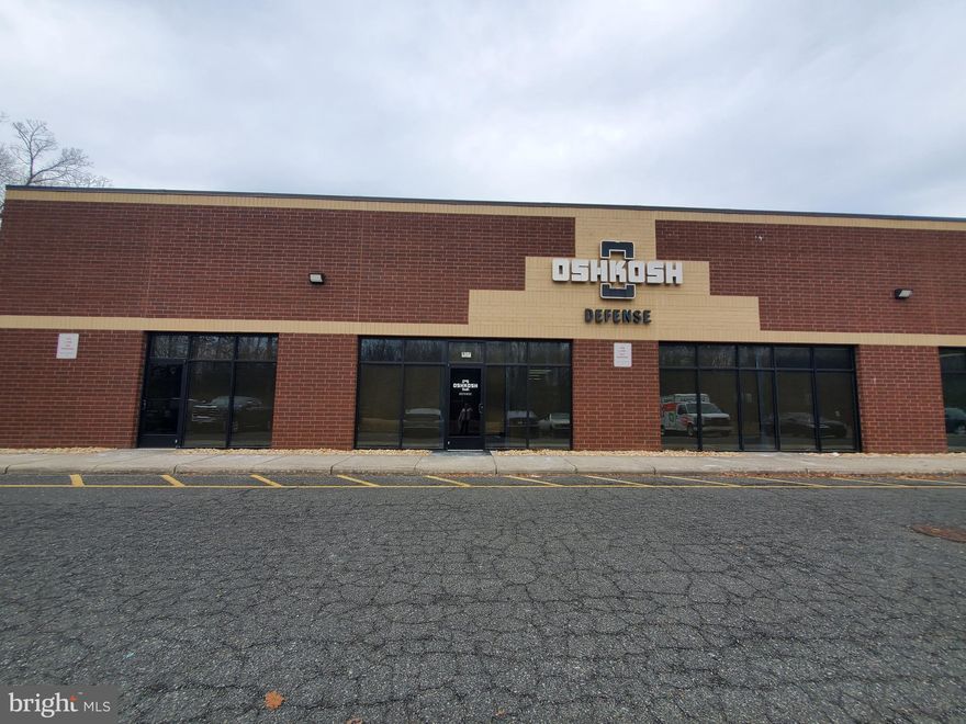 Looking for space to expand in the Quantico, Stafford and Fredericksburg Virginia area? 3 Units combined (7,500sq ft) 3,750sq ft office, reception and conference rooms space looking into large showroom warehouse. Interior is in excellent condition and offers many upgrades from the previous tenants. 18 designated parking spaces (employee & work vehicles). Opportunity for IT, Training or Contractor space needing warehouse and office spaces combined.  Other tenants in the complex include a gym, retail,  hair salon, restaurant, contractors and automotive. Close to Quantico Marine Corps Base, Fredericksburg and Woodbridge. Warehouse area locate in back of building with 4 roll up doors approximately 12' x 10'+. Visibility from Richmond Highway/Route 1. Showings by Appointments only/Listing Agent or Property Manager must be present for showings. NOTE: Listed FOR LEASE. Lease rate: $$$NNN (+water, sewer, trash, electric and other utilities, etc)