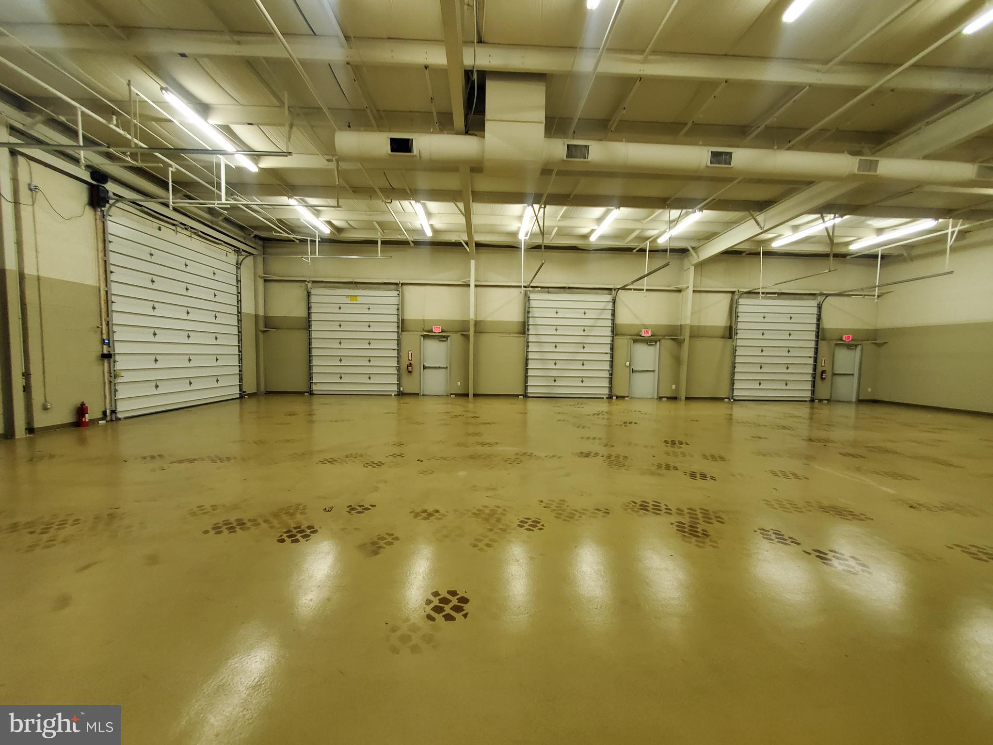 OAK HILL BUSINESS CENTER - Commercial Sale