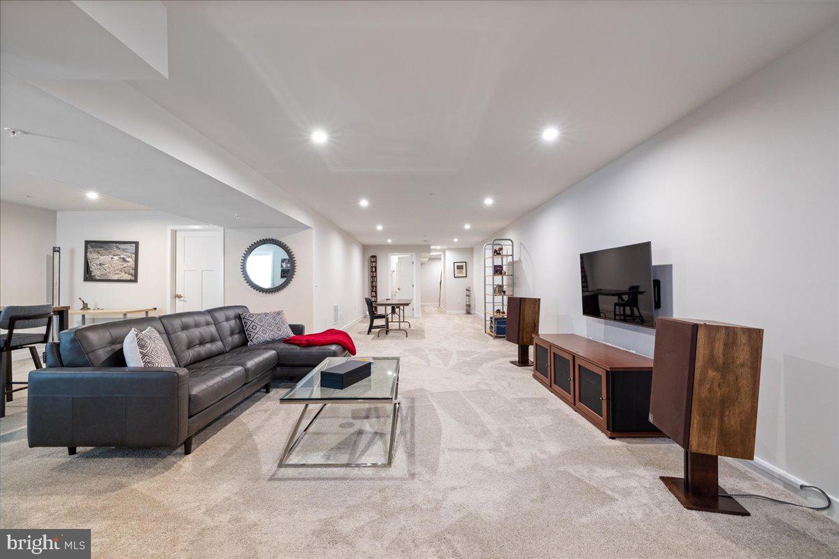 YARDLEY WOODS - Residential