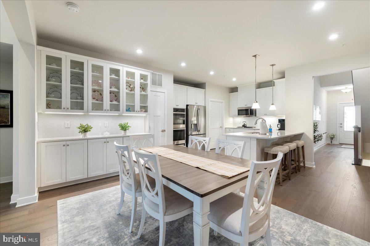 YARDLEY WOODS - Residential