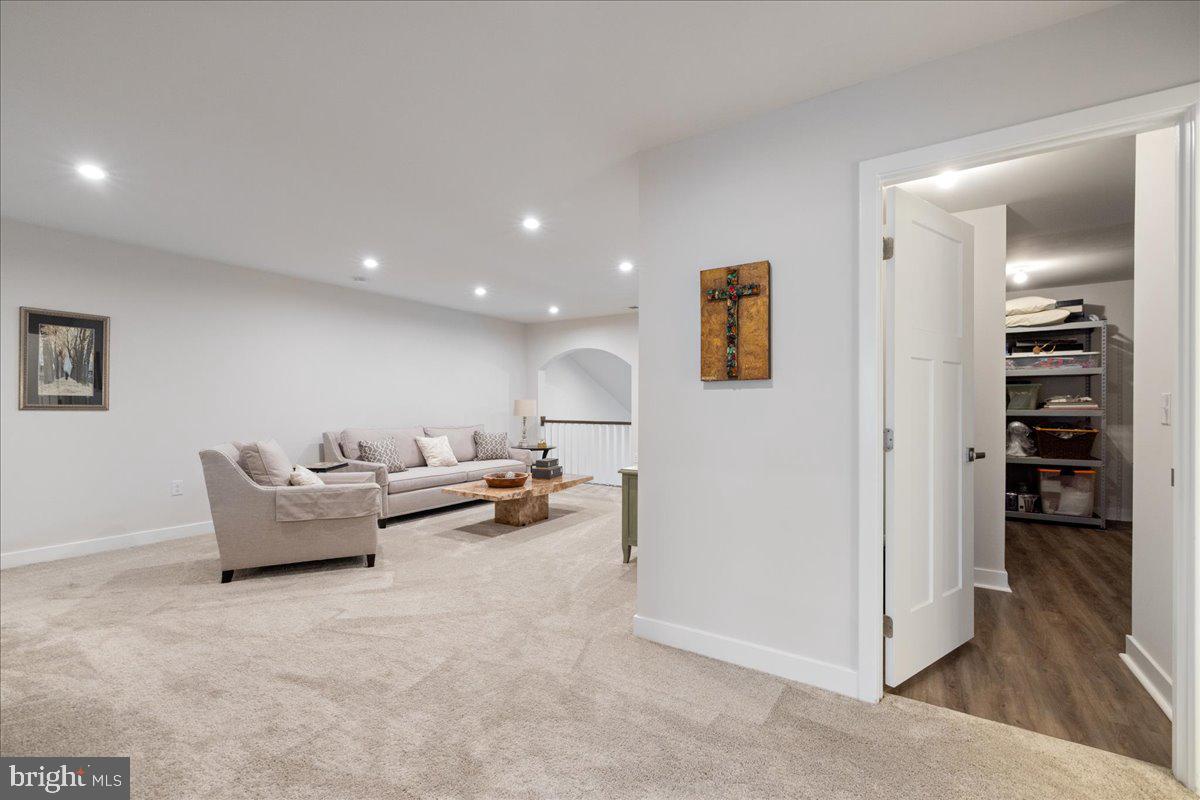 YARDLEY WOODS - Residential