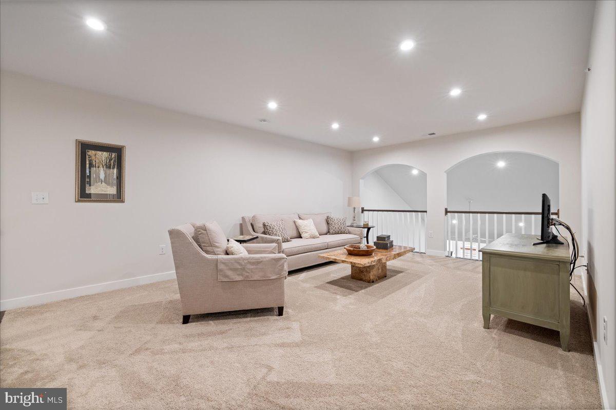 YARDLEY WOODS - Residential