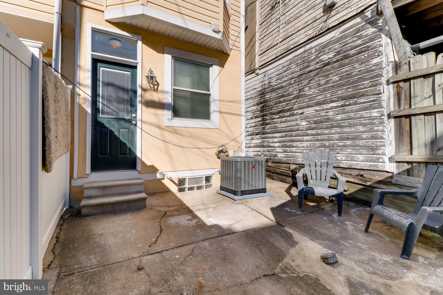 FEDERAL HILL HISTORIC DISTRICT - Residential Lease