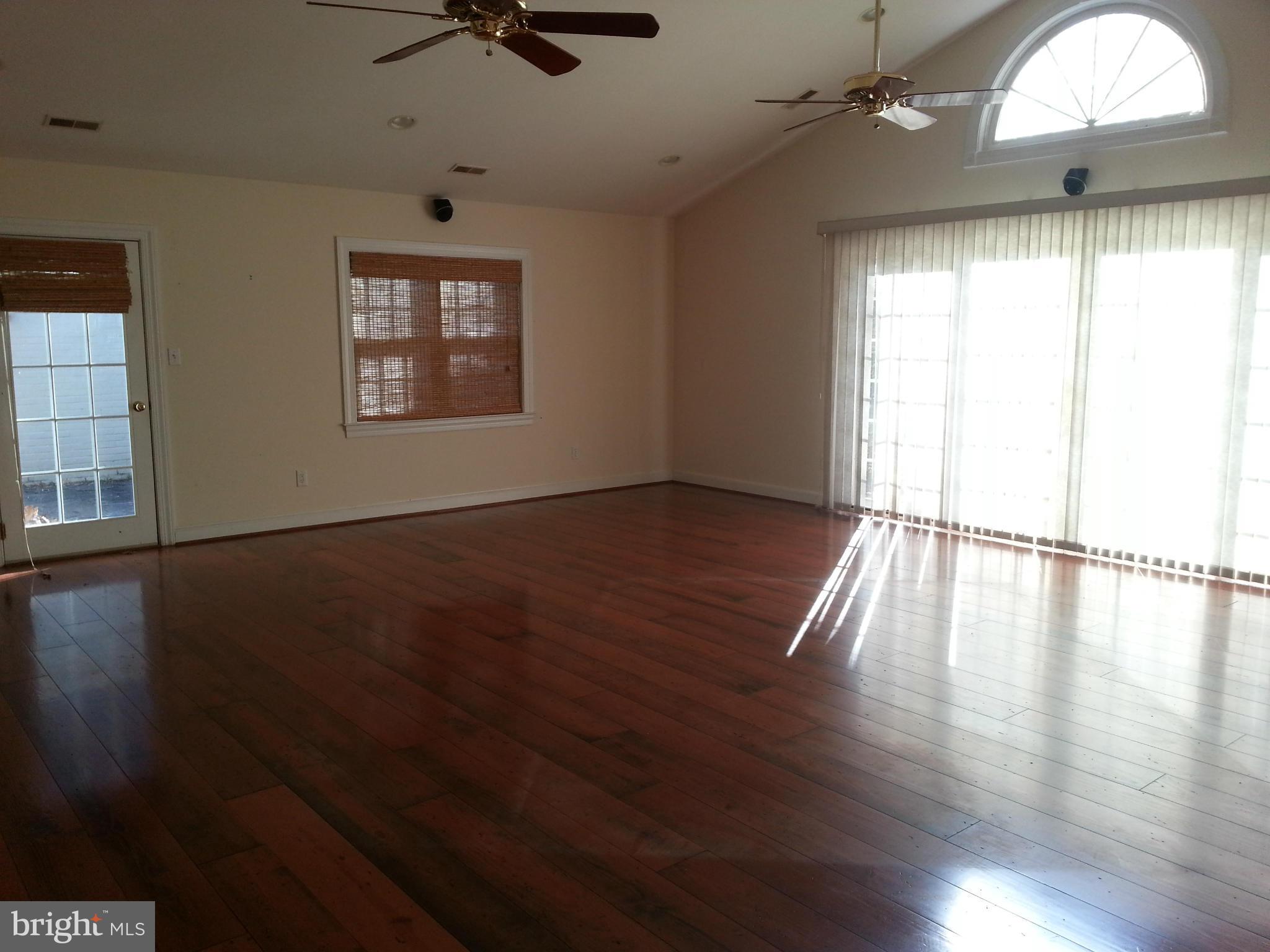 MANOR PARK - Residential