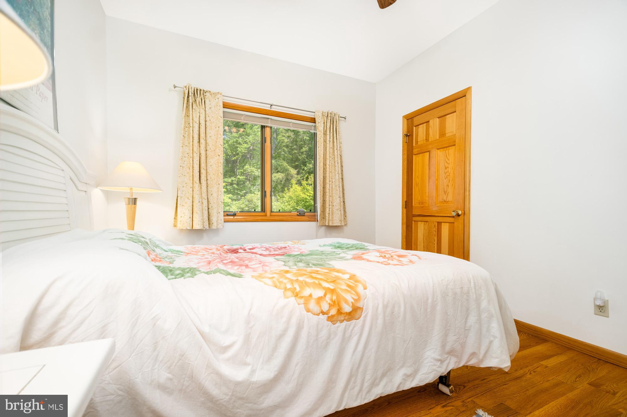 TURKEY NECK - Residential