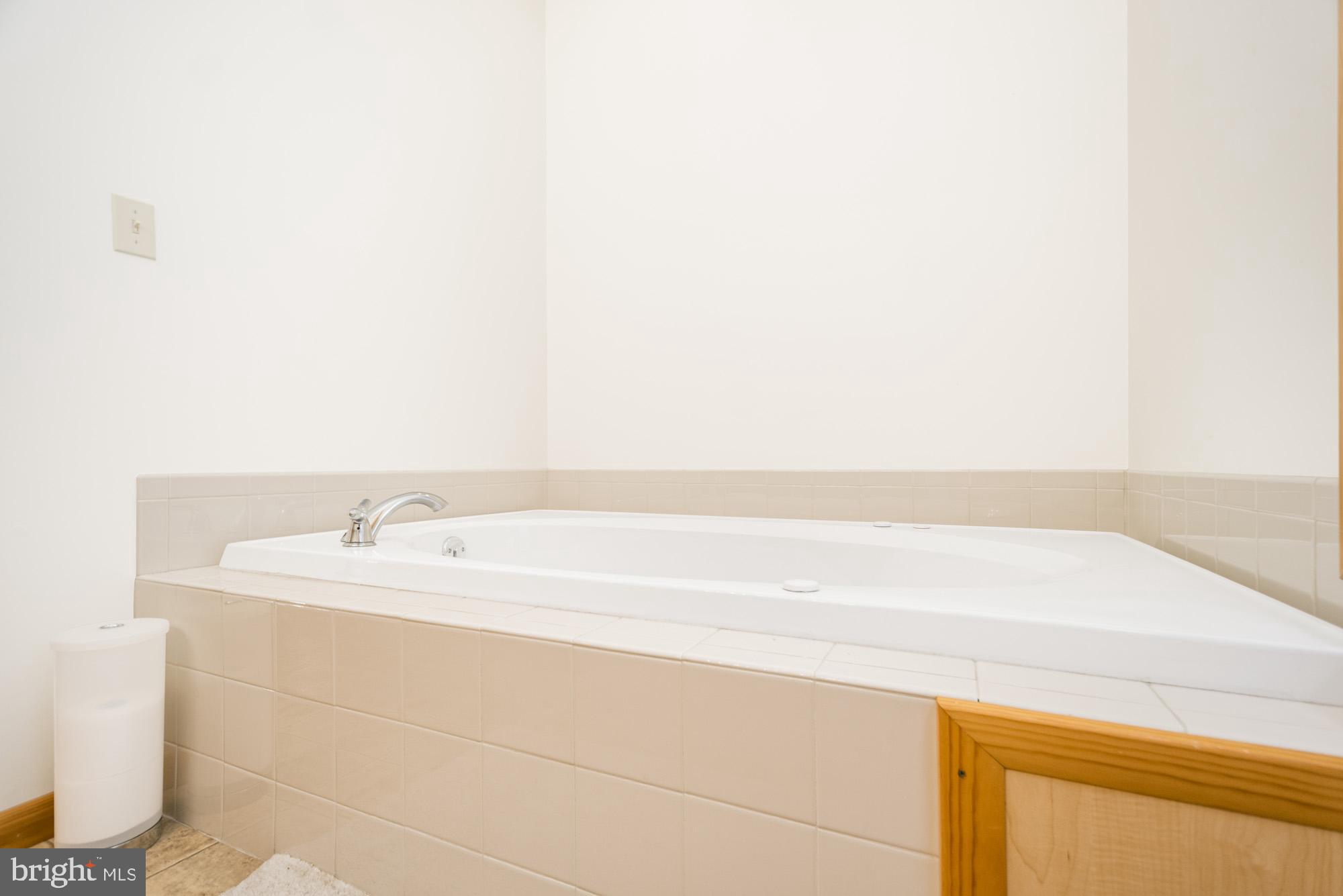 TURKEY NECK - Residential