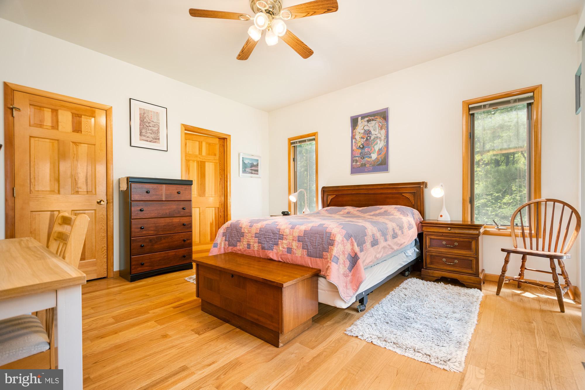 TURKEY NECK - Residential